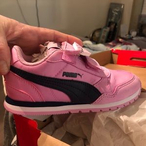 PUMA GIRLS SIZE 12 BNWT GYM SHOE